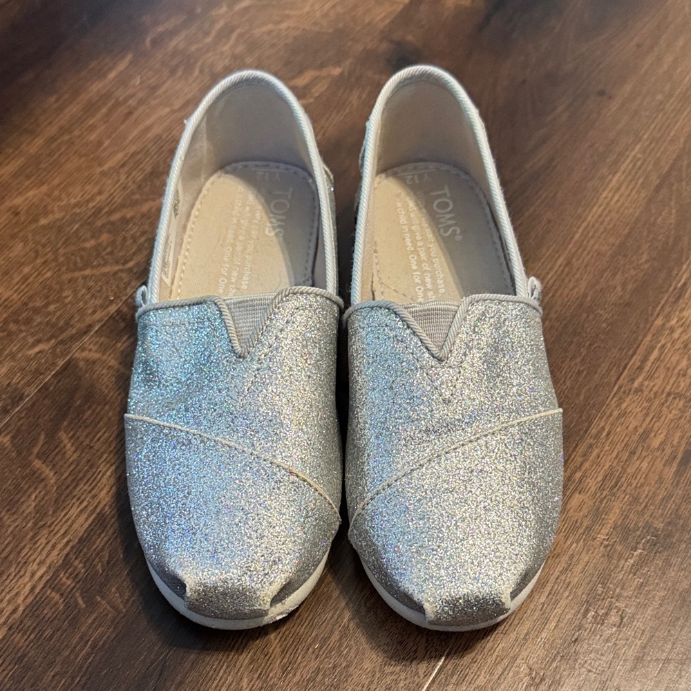 Toms Kids Silver Sparkle Slip On Dress/Casual Shoes